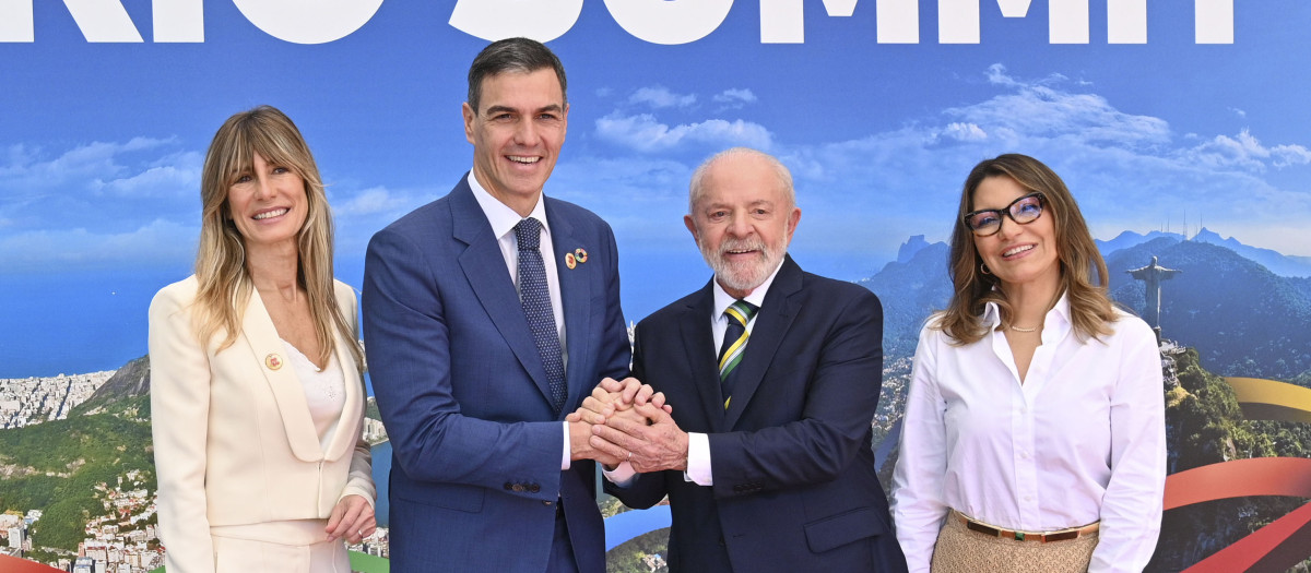 Pedro Sánchez y su mujer junto al presidente de Brasil y la primera dama