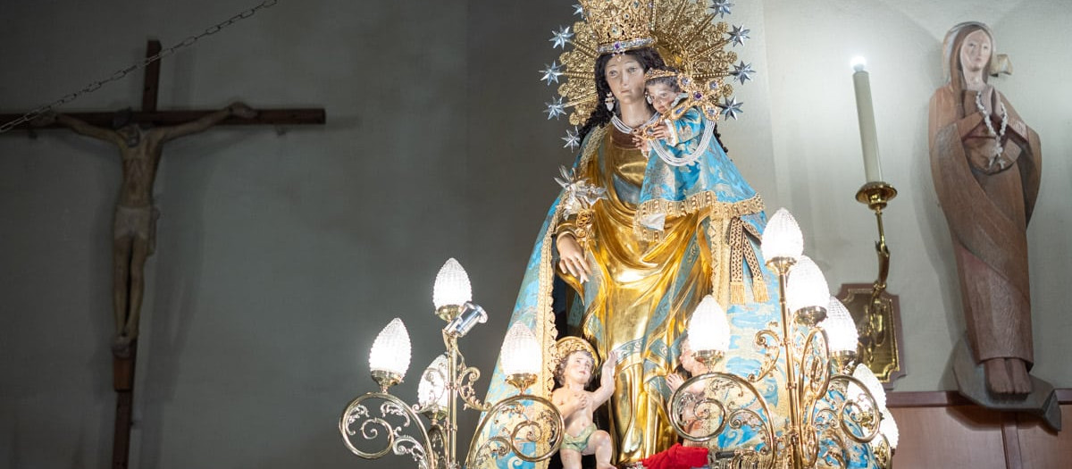 Imagen de la Virgen de los Desamparados