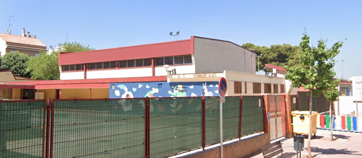 Imagen del colegio Luis Vives afecatdo por DANA en Masanasa, Valencia