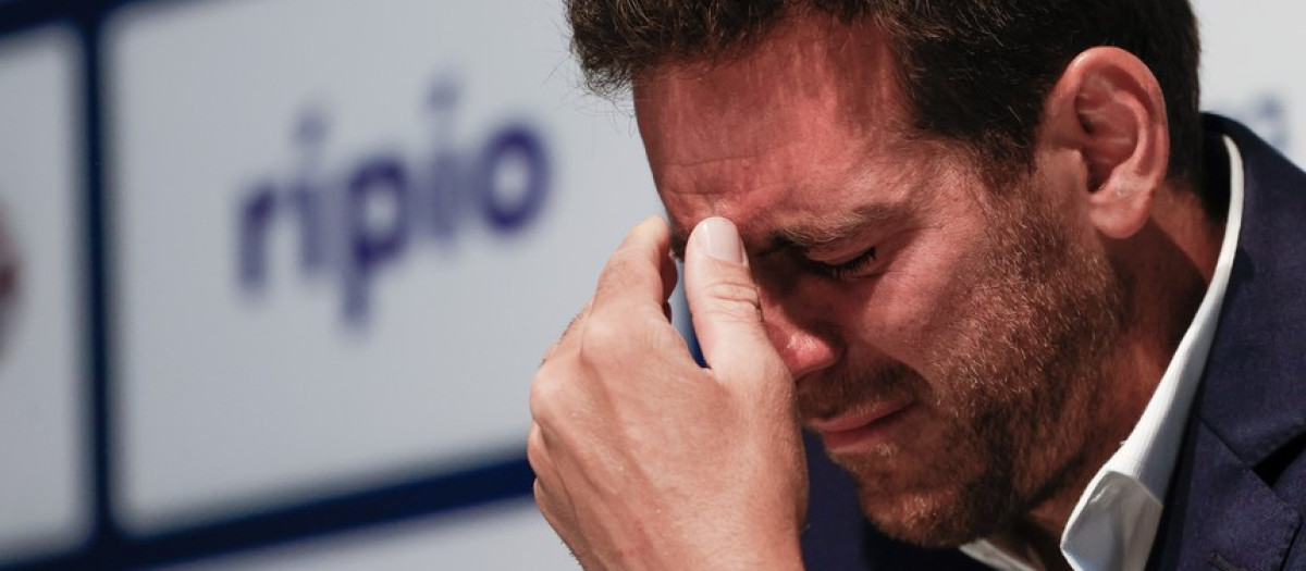 Juan Martín del Potro habla durante una rueda de prensa en la cual anunció su retiro después del Argentina Open en febrero del 2022