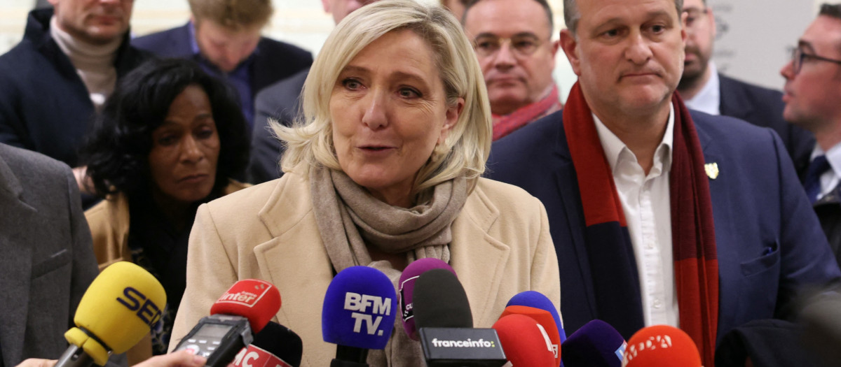 Marine Le Pen a su salida del juicio