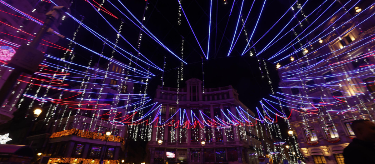 Luces de Navidad en la plaza de Canalejas, Madrid