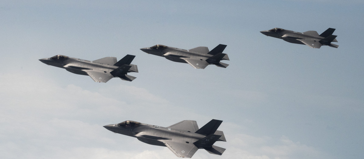 Imagen de archivo de cazas de Corea del Sur y Estados Unidos durante una serie de maniobras - Europa Press