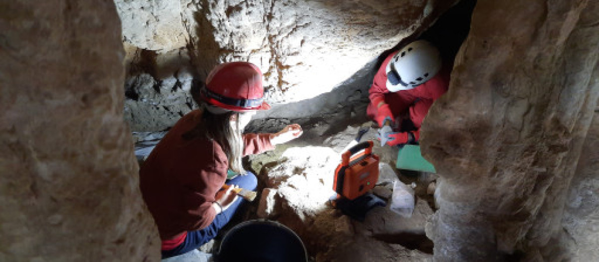 Expedición arqueológica en la 'Cueva del Diablets', Alcalá de Chivert, Castellón