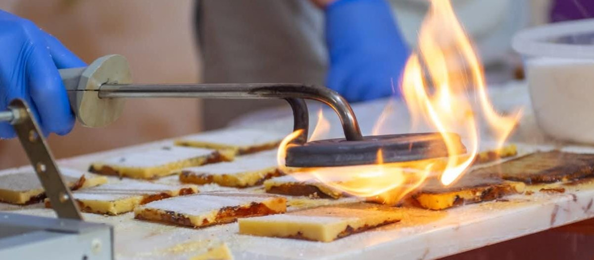 Taller turrón de yema tostada de la Feria de Jijona