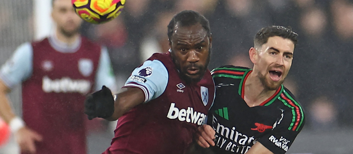 Michail Antonio (I) durante un partido de esta temporada