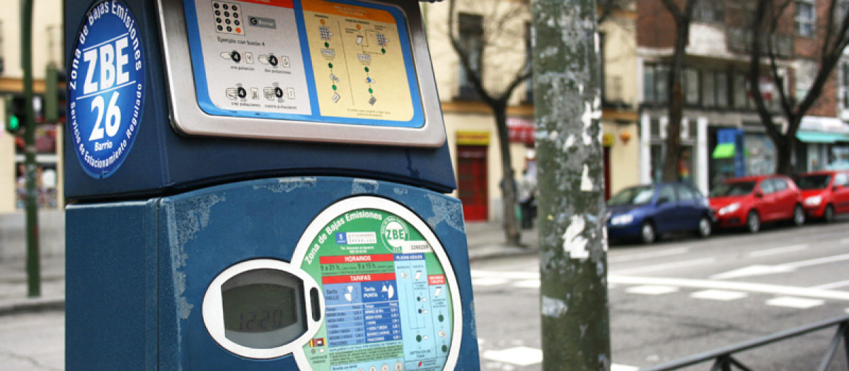 Los coches sin etiqueta no pueden renovar la tarjeta SER por el momento