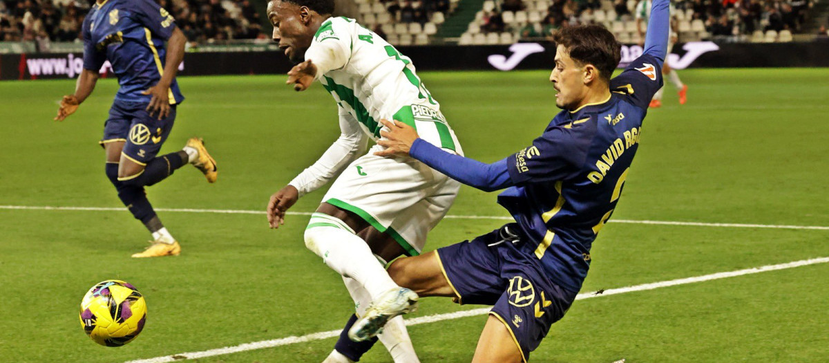 Adilson, durante un partido ante el Tenerife