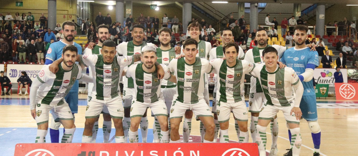 Primera plantilla del Córdoba Patrimonio en el partido ante ElPozo