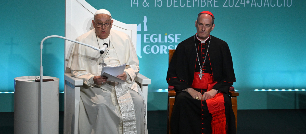 El Papa Francisco durante su intervención en Córcega en el congreso sobre religiosidad popular