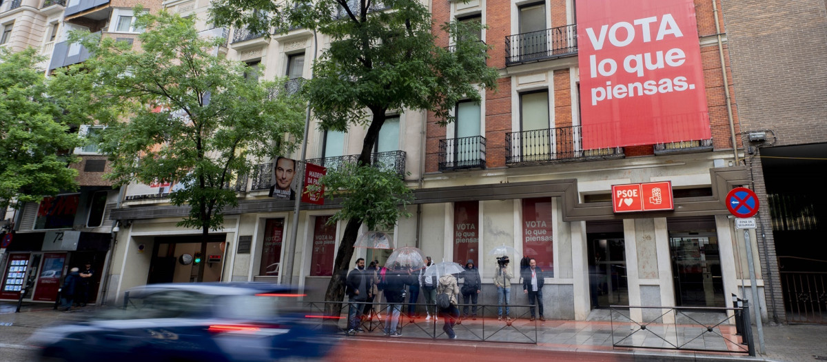 Fachada de la sede del PSOE