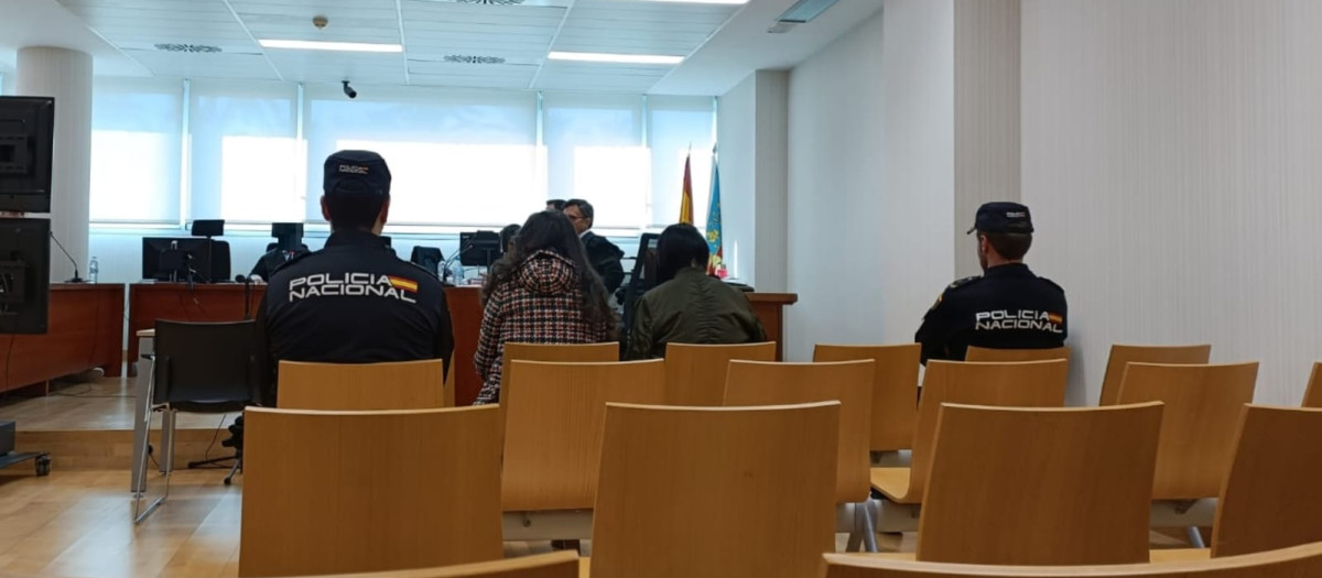 Juicio contra la mujer acusada de matar a su hijo en Bigastro (Alicante)