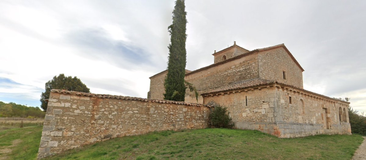 Iglesia y cementerio de Andaluz, en la provincia de Soria