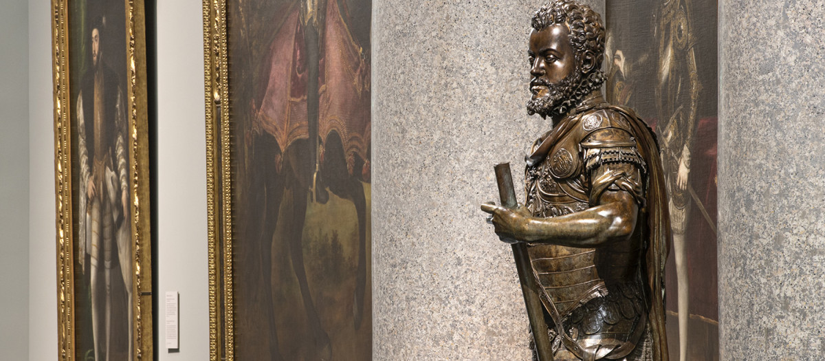 Escultura de Felipe II en la Galería Central del Museo del Prado