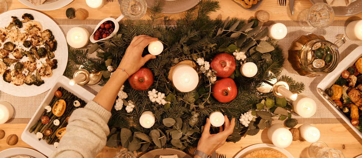 Una mesa preparada para una cena de Navidad, en una imagen de archivo