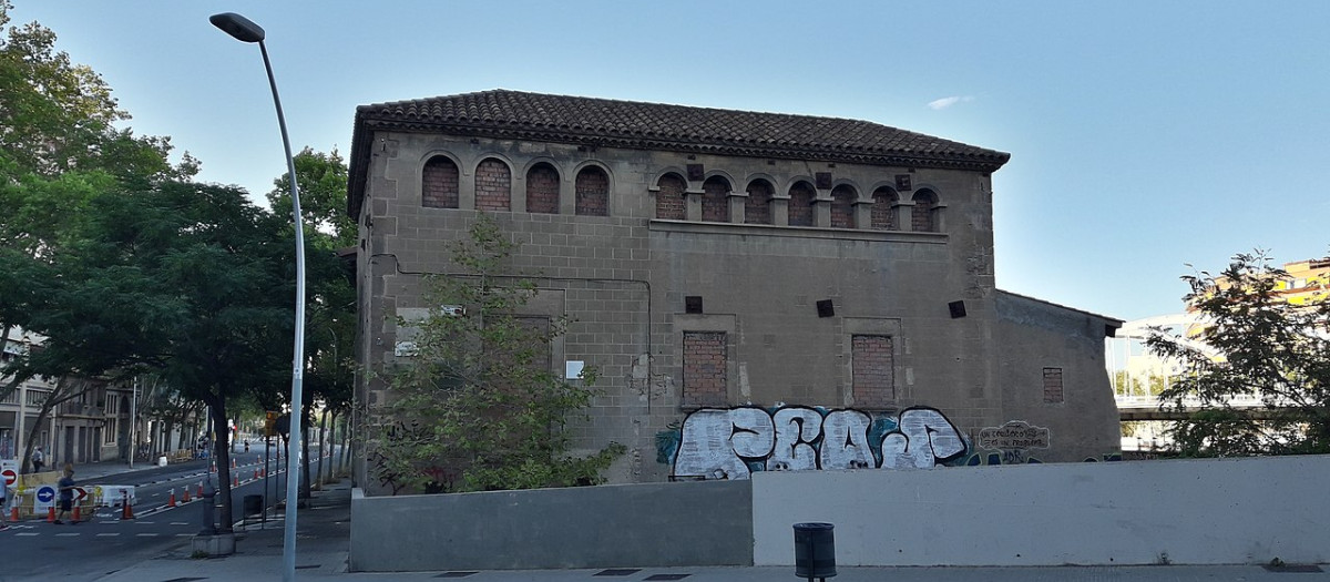 La Torre del Fang de Barcelona, hoy abandonada