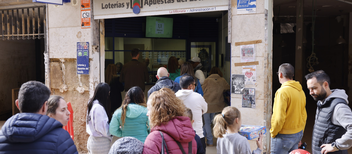 Venta de lotería en Paiporta semanas después de la dana