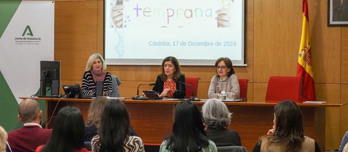 La delegada de Salud y Consumo, María Jesús Botella, ha presidido la reunión anual de coordinación convocada por el Equipo Provincial de Atención Temprana