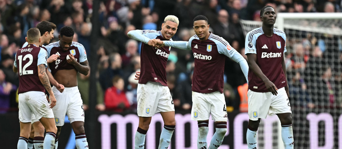 Los futbolistas del Aston Villa celebran la victoria ante el City