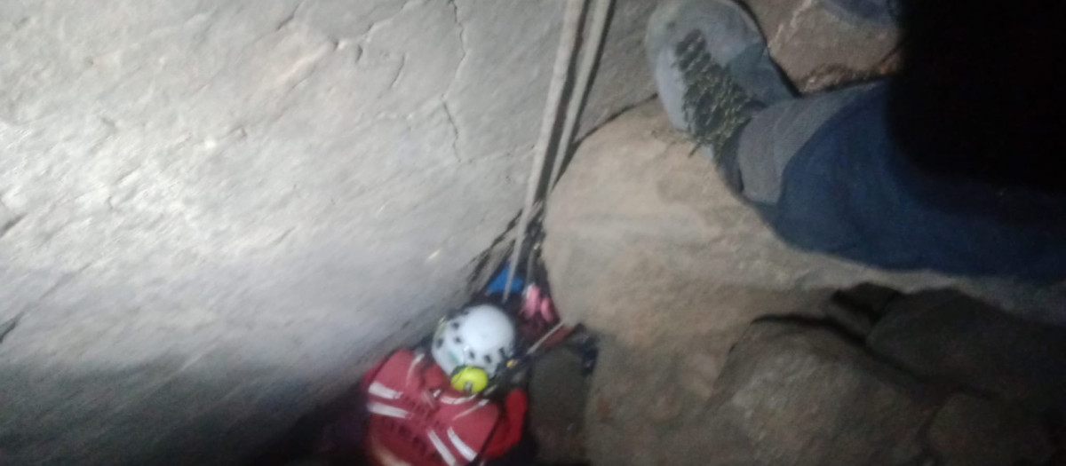 Rescate a un escalador atrapado en una montaña de Madrid