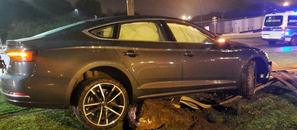 Coche accidentado en Lugo contra una señal

REMITIDA / HANDOUT por POLICÍA LOCAL
Fotografía remitida a medios de comunicación exclusivamente para ilustrar la noticia a la que hace referencia la imagen, y citando la procedencia de la imagen en la firma
23/12/2024