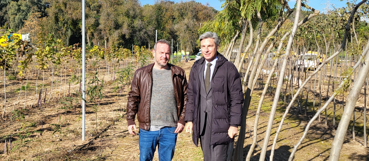 Andrés Lorite, a la derecha, con un miembro de Juventudes Agrarias