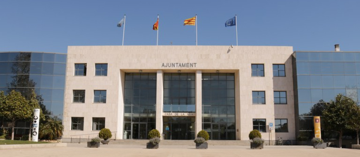 Fachada del Ayuntamiento de Cambrils