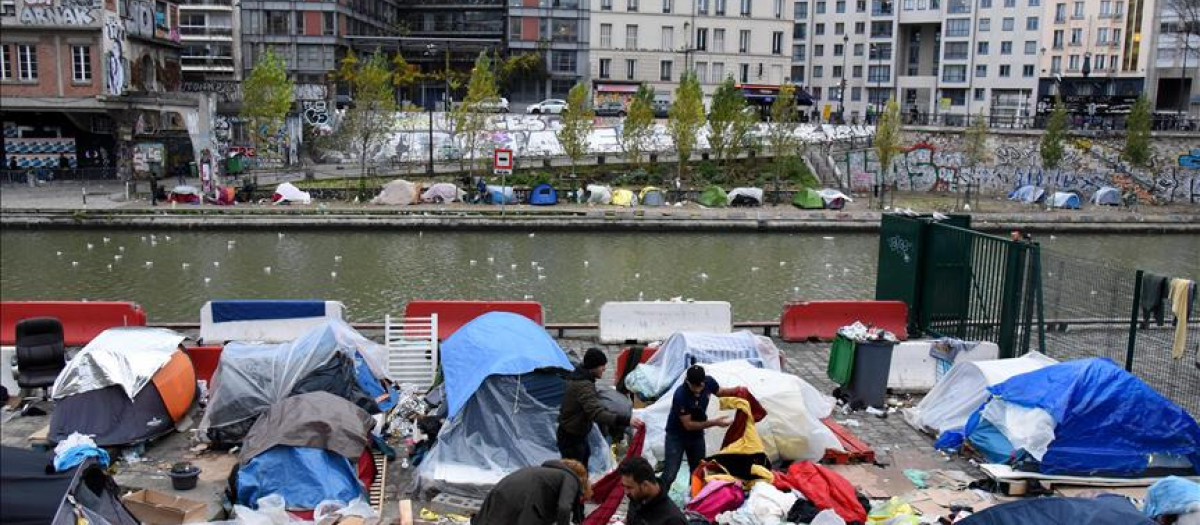 Campamento de inmigrantes en pleno Paris