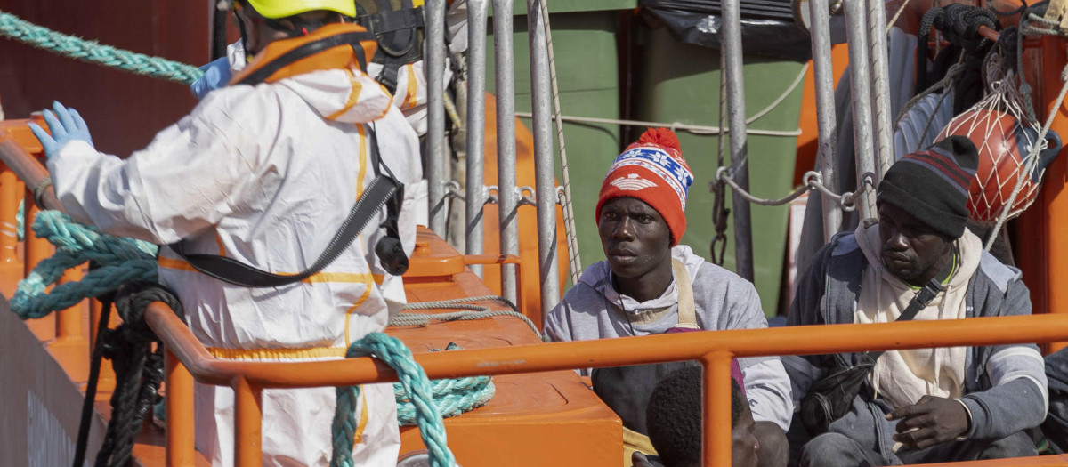 Inmigrantes llegando a Canarias.