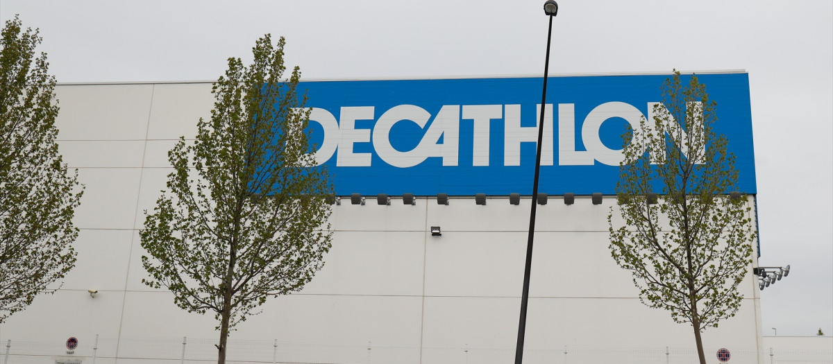 Decathlon cierra su centro logístico de Sevilla con 110 trabajadores afectados