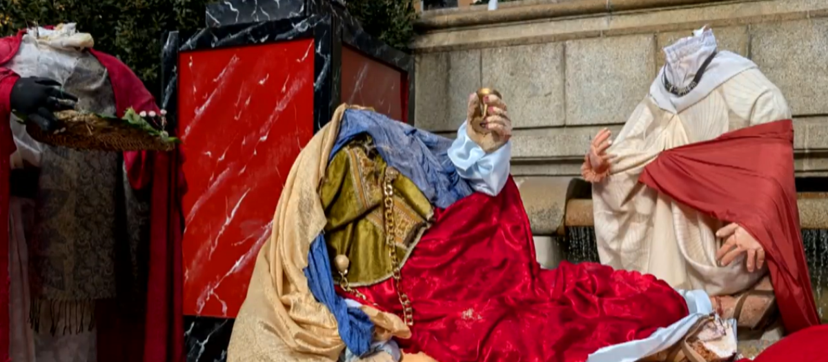 Figuras decapitadas del belén de San Lorenzo del Escorial