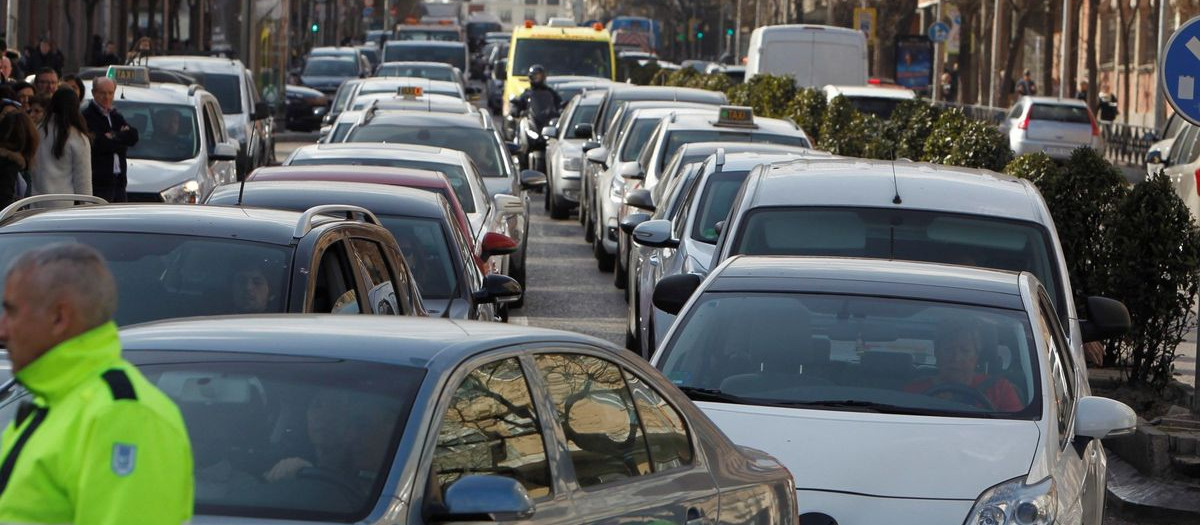 Las limitaciones a la circulación han echado a miles de coches de las ciudades