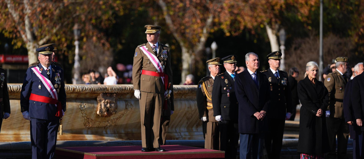 Sevilla celebra la Pascua Militar un año más en la Plaza de España