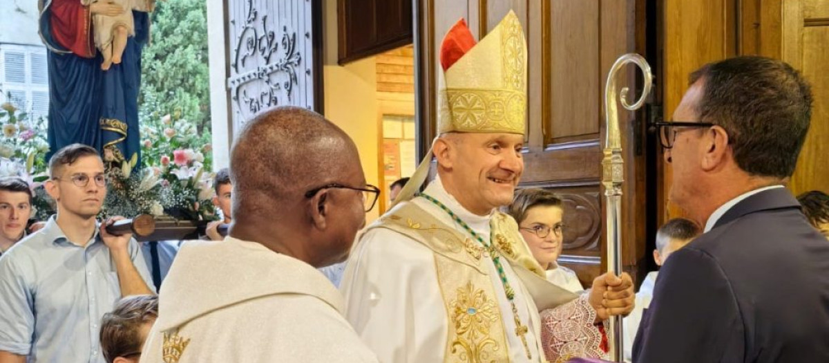 Monseñor Dominique Rey era, hasta hoy, el obispo de la diócesis de Fréjus-Toulon