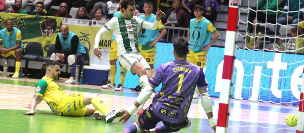 lance del partido entre el Jaén y el Córdoba el pasado fin de semana