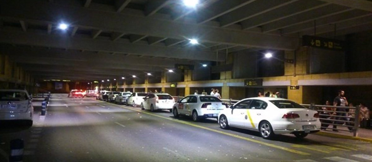 Taxis en el aeropuerto de Sevilla