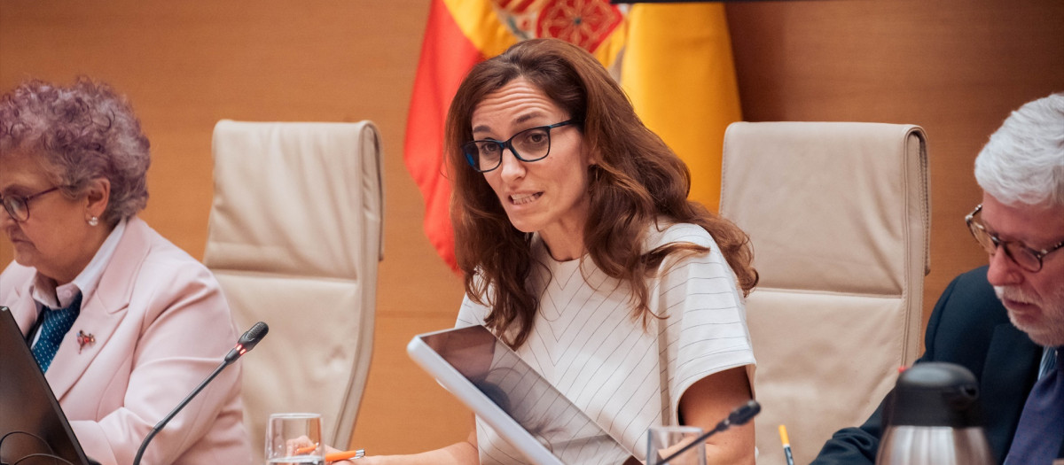 La ministra de Sanidad, Mónica García