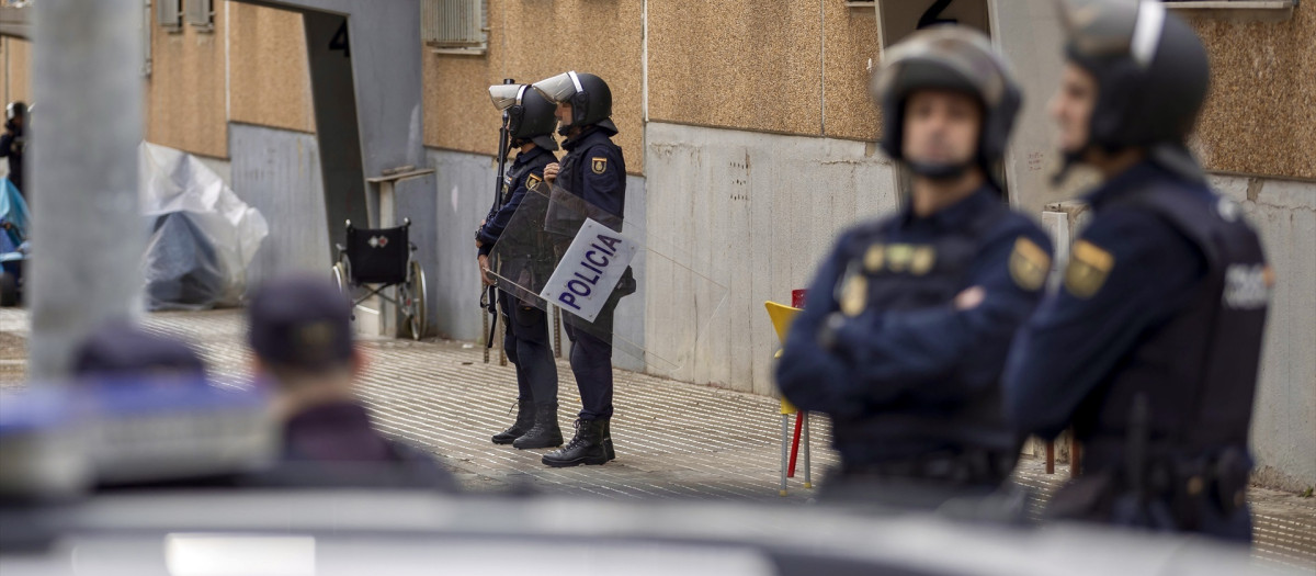 Amplio dispositivo policial en el barrio del Torrejón, en una foto de archivo