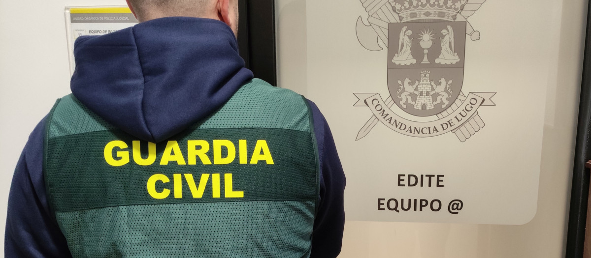 Agentes del Equipo de Investigación Tecnológica de la Policía Judicial de la Guardia Civil de Lugo

REMITIDA / HANDOUT por GUARDIA CIVIL LUGO
Fotografía remitida a medios de comunicación exclusivamente para ilustrar la noticia a la que hace referencia la imagen, y citando la procedencia de la imagen en la firma
15/1/2025