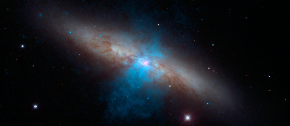 Rayos X de alta energía emitidos por un pulsar en la galaxia Messier 82 ilustran el tipo de fenómenos extremos que podrían estar relacionados con la ionización del hidrógeno en el centro de nuestra galaxia
REMITIDA / HANDOUT por NASA/JPL-CALTECH/SAO/NOAO
Fotografía remitida a medios de comunicación exclusivamente para ilustrar la noticia a la que hace referencia la imagen, y citando la procedencia de la imagen en la firma
16/1/2025