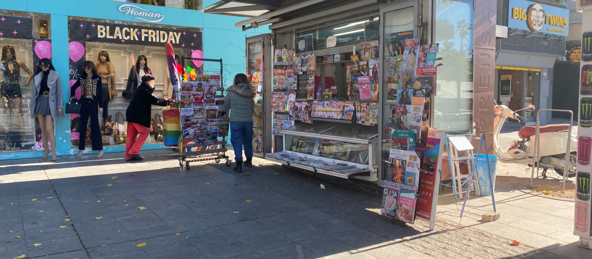 Quiosco de prensa en el paseo de la Victoria