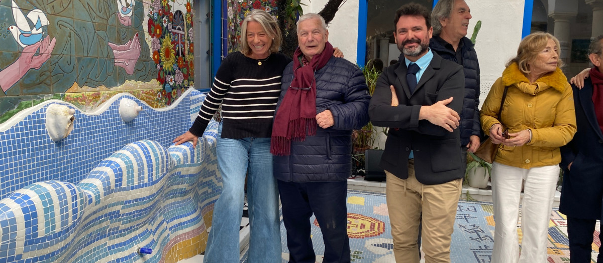 Isabel Albás, Salvador Morera y Ernesto Hita, en La Casa Azul