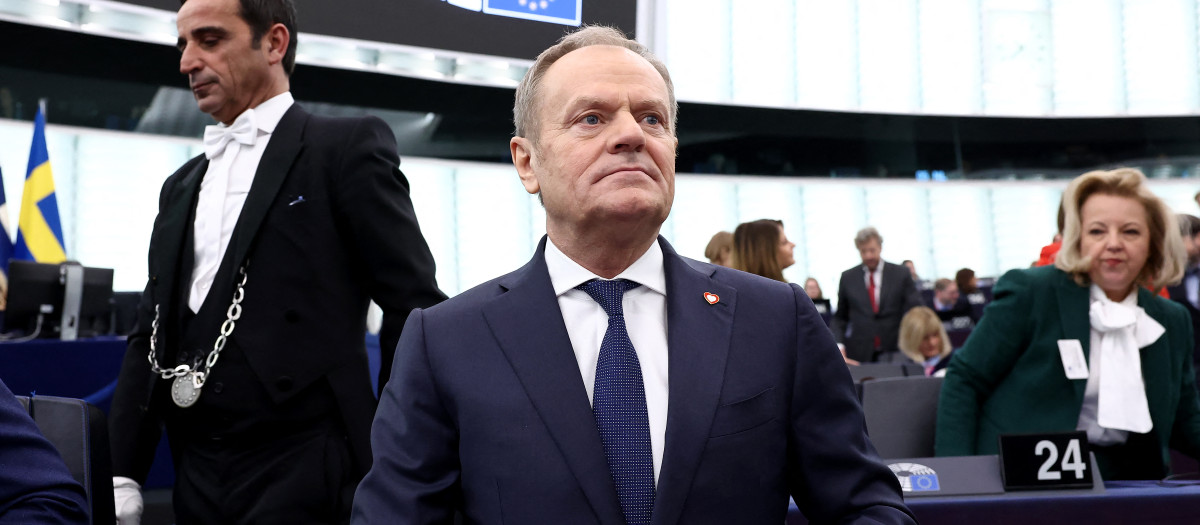 El primer ministro de Polonia, Donald Tusk, a su llegada a una sesión plenaria en el Parlamento Europeo en Estrasburgo, Francia