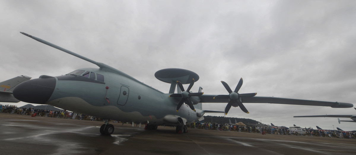 Un KongJing KJ-500A AEW chino, uno de los aviones que rodea Taiwán