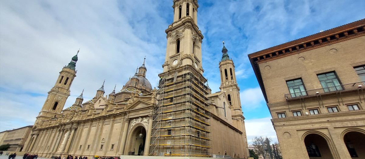 Montaje de los andamios de la restauración de la primera torre de la Basílica de Nuestra Señora del Pilar de Zaragoza.

EUROPA PRESS
23/1/2025