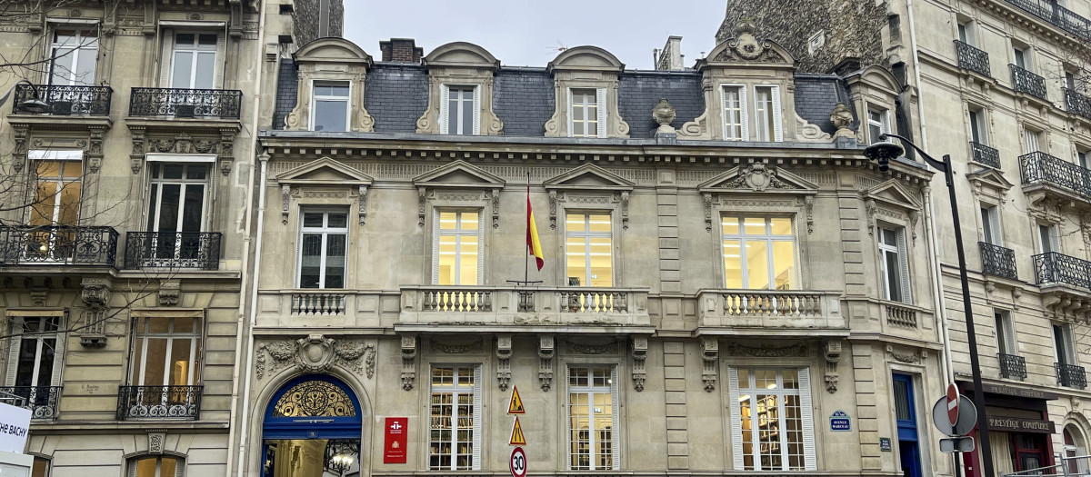 Palacete de la avenida Marceau de París que alberga el Instituto Cervantes y que el gobierno ha regalado al PNV