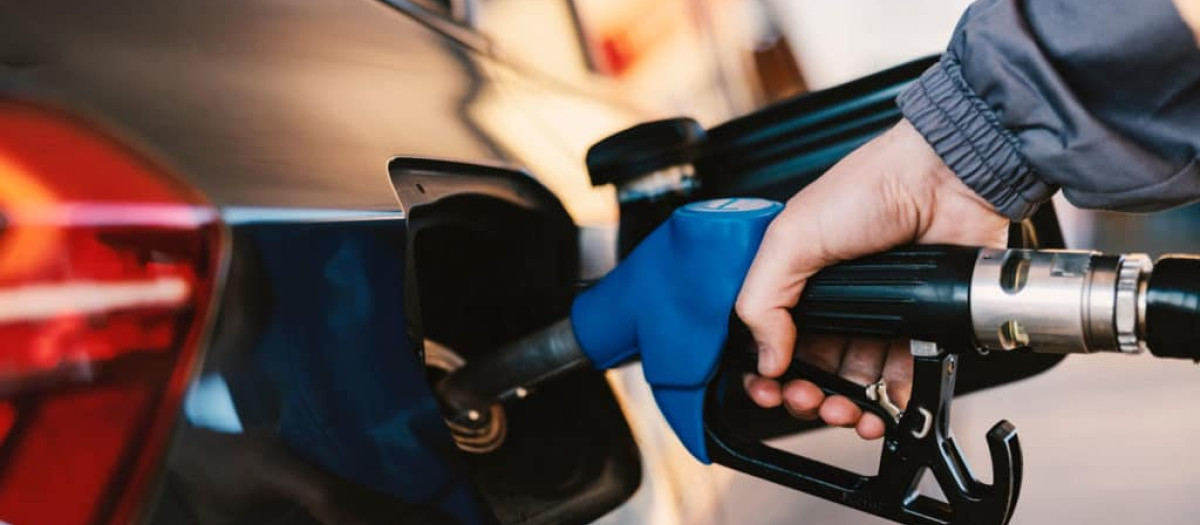 Este carburante se distingue por el color azul