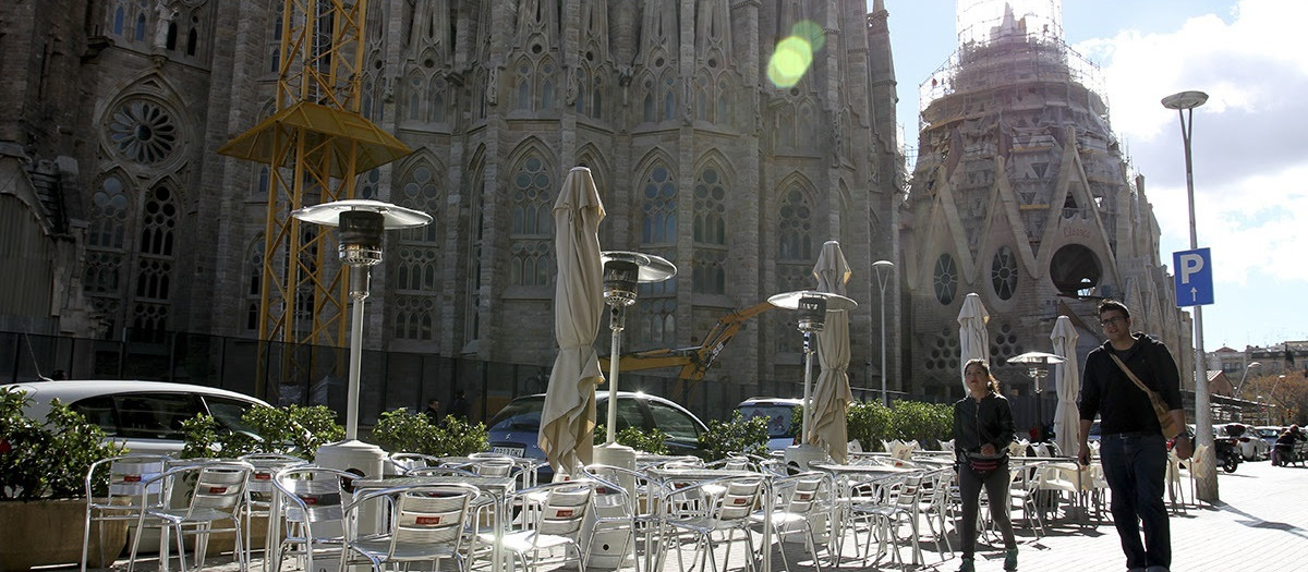 (Foto de ARCHIVO)
Estufas en las terrazas cercanas a la Sagrada Familia