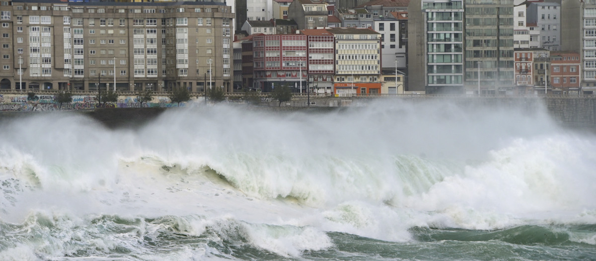 A Coruña. 
Efectos de la borrasca Domingos
en la costa coruñesa
04/11/2023
Foto: M. Dylan / Europa Press