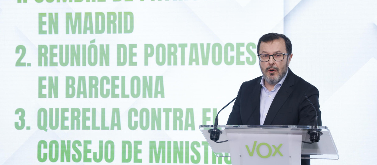 El portavoz nacional de Vox, José Antonio Fúster, ofrece una rueda de prensa en Bambú